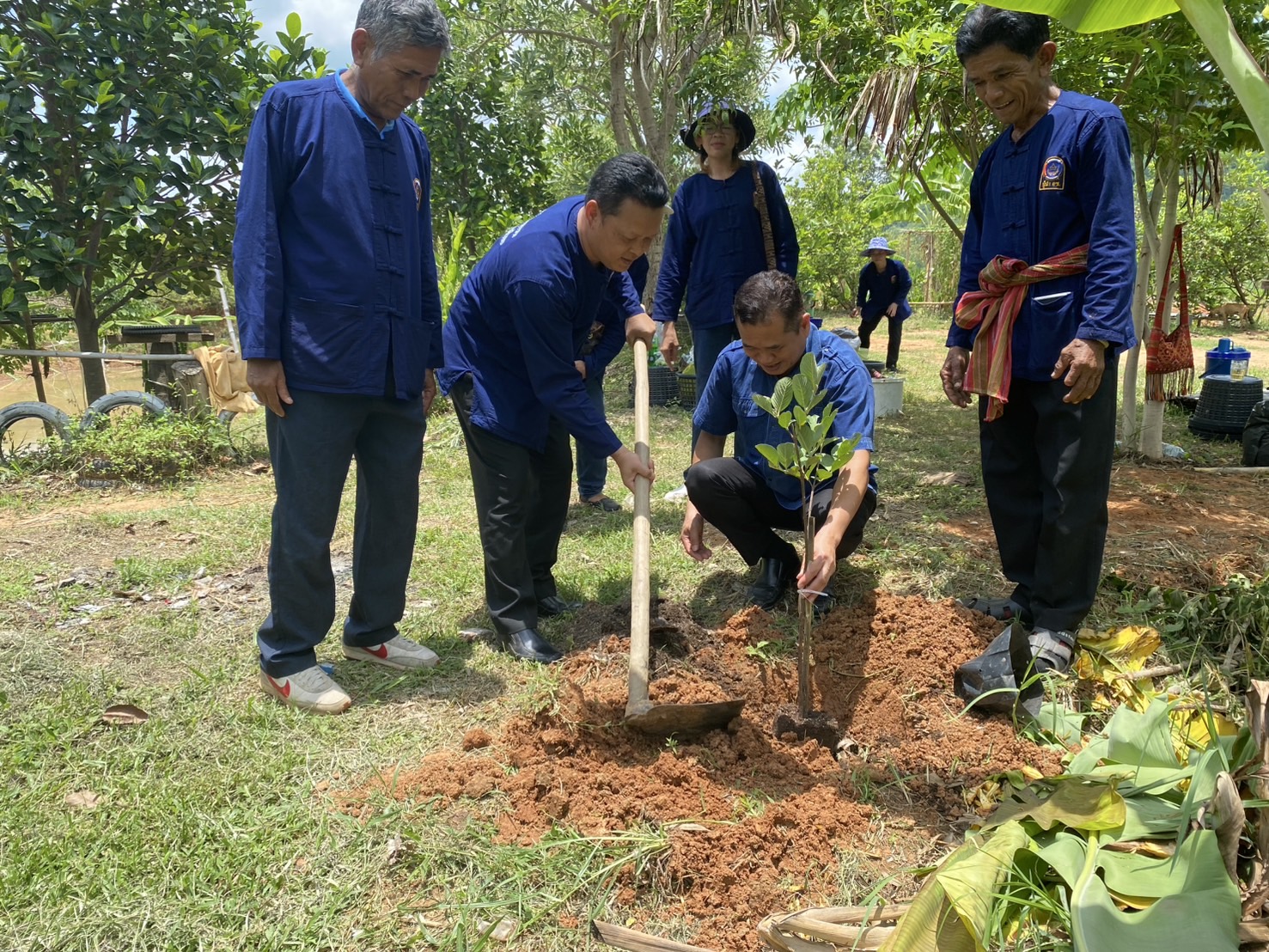 เอามื้อสามัคคี พี่น้องชาว โคก หนอง นา ท่าคันโท